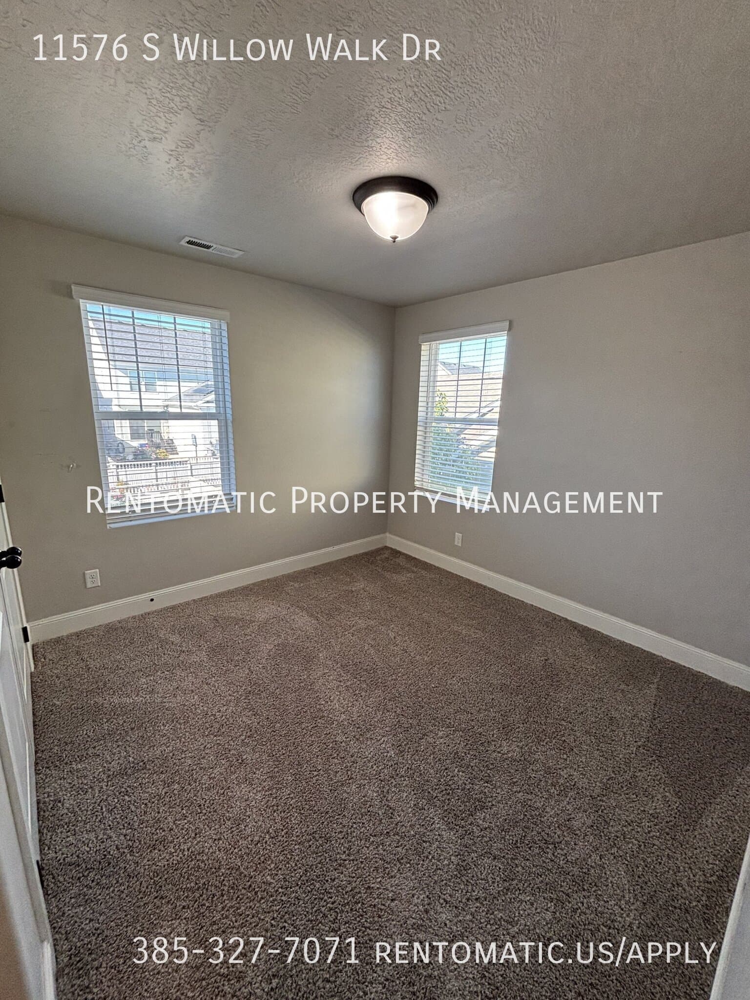 South Jordan House: 11576 S Willow Walk Dr