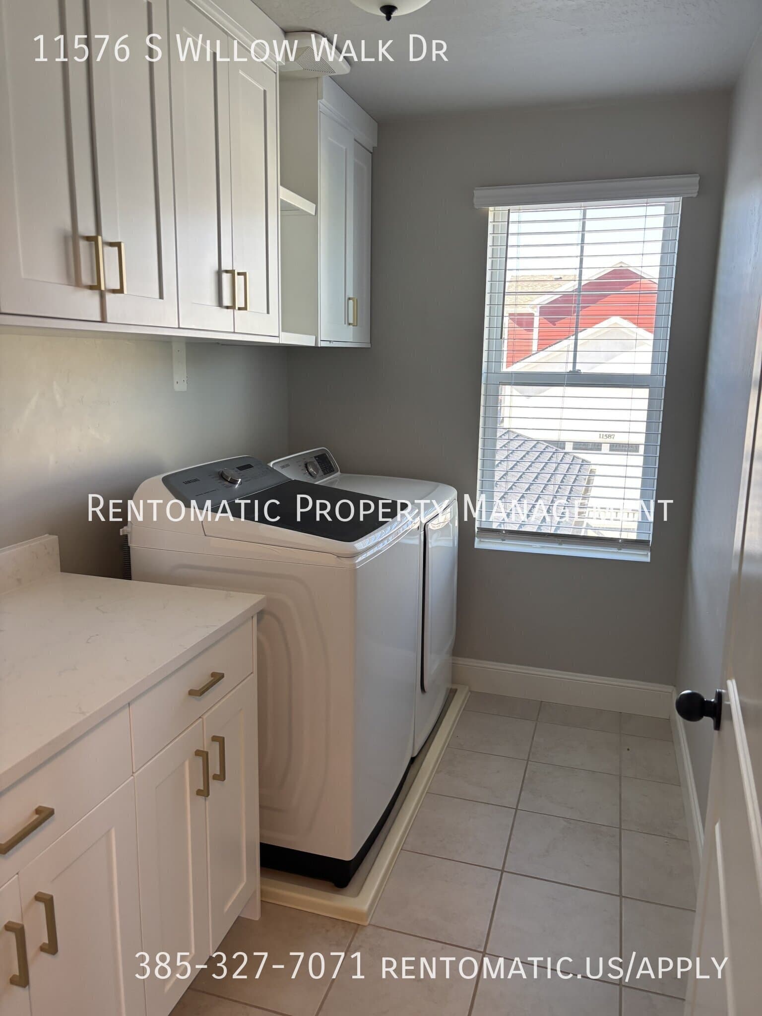 South Jordan House: 11576 S Willow Walk Dr