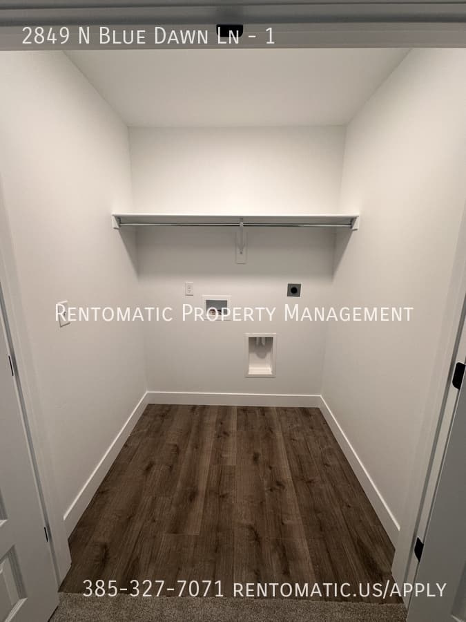 Saratoga Springs Townhome: 2849 N Blue Dawn Ln