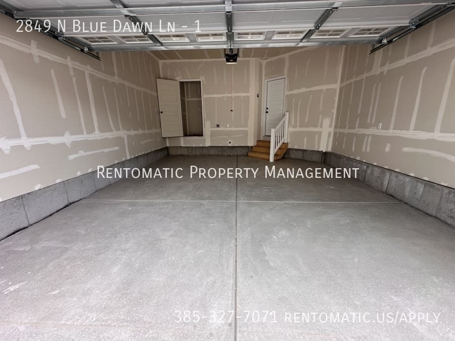 Saratoga Springs Townhome: 2849 N Blue Dawn Ln