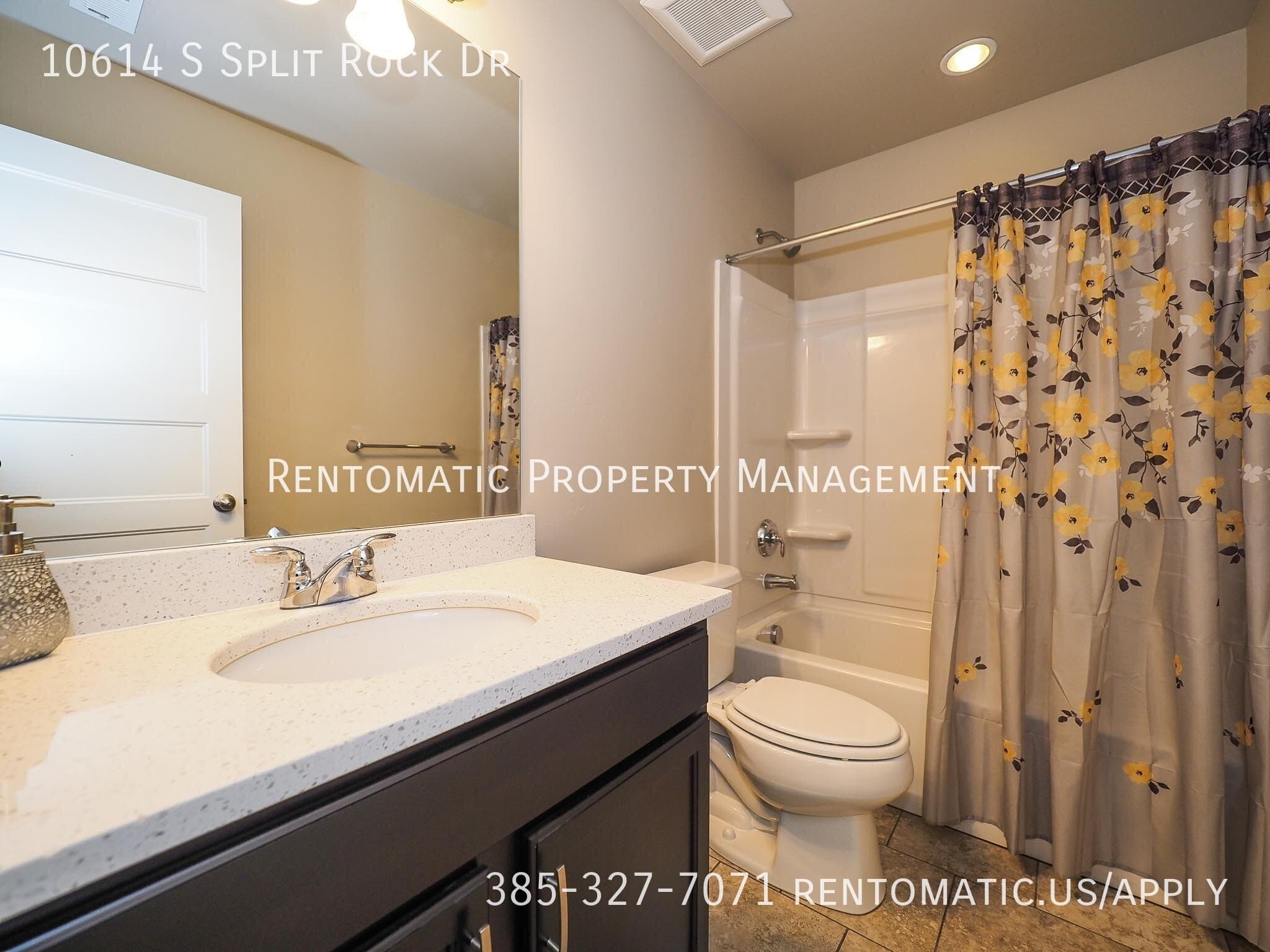 South Jordan House: 10614 S Split Rock Dr