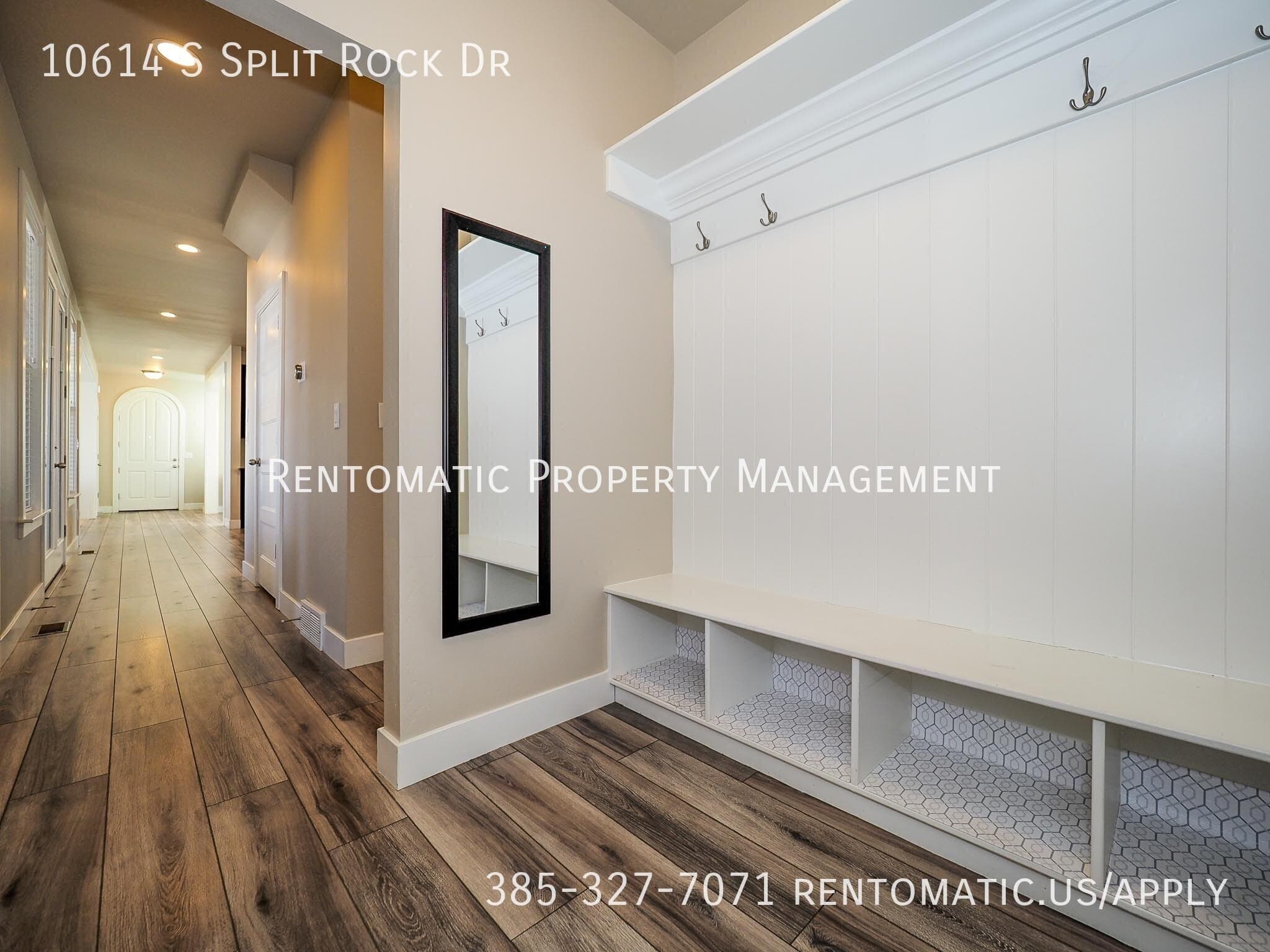 South Jordan House: 10614 S Split Rock Dr