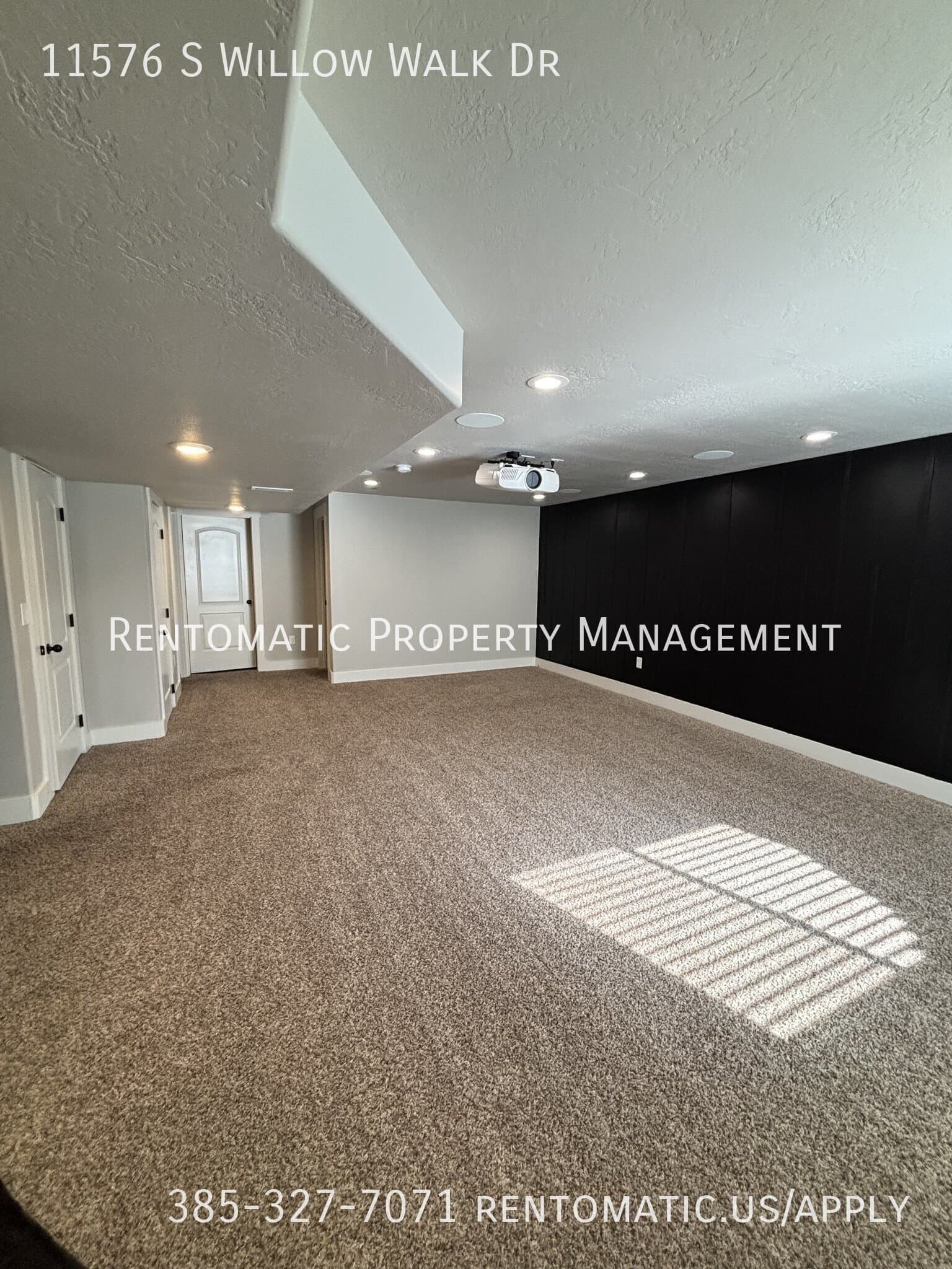 South Jordan House: 11576 S Willow Walk Dr