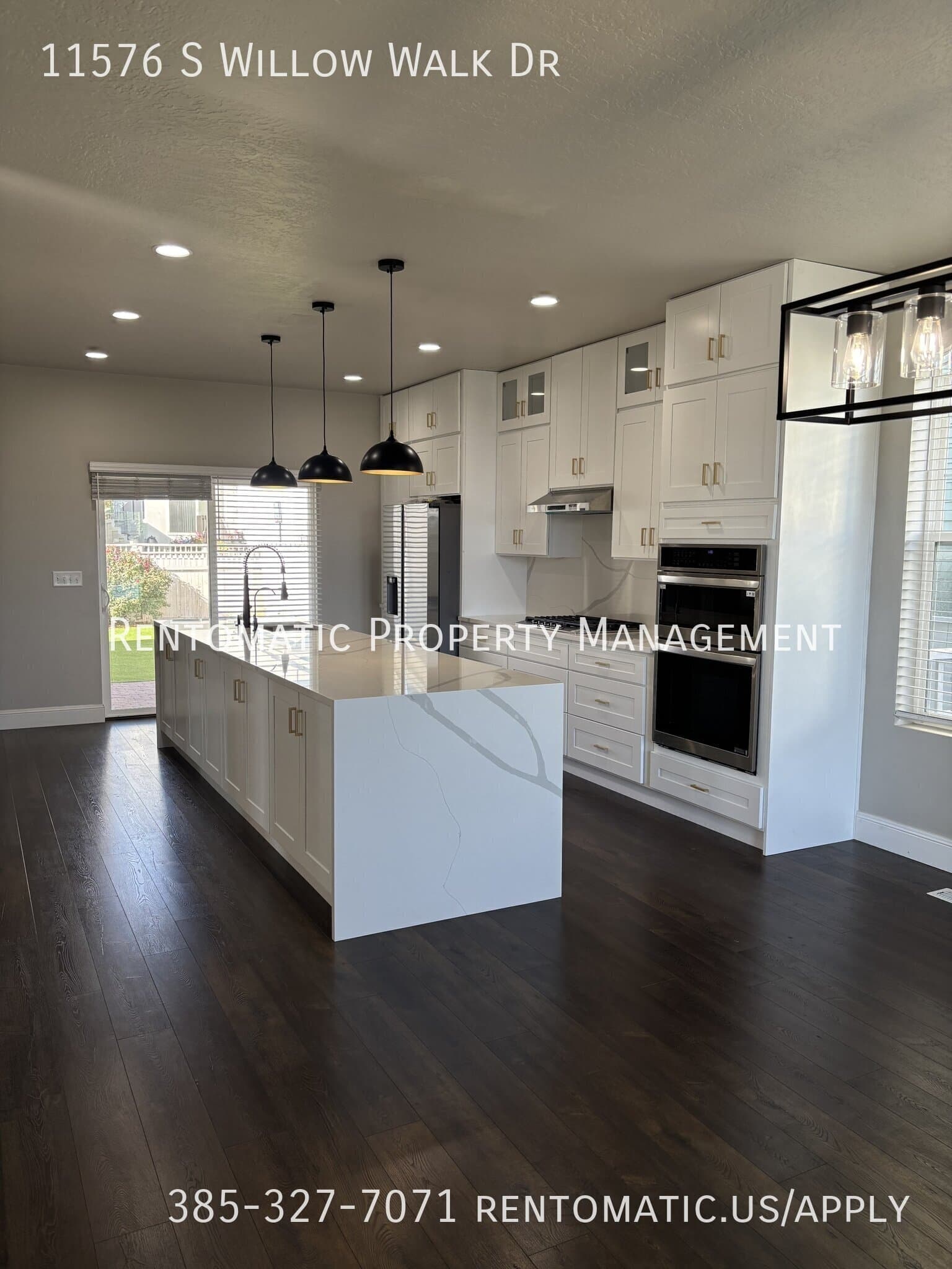 South Jordan House: 11576 S Willow Walk Dr