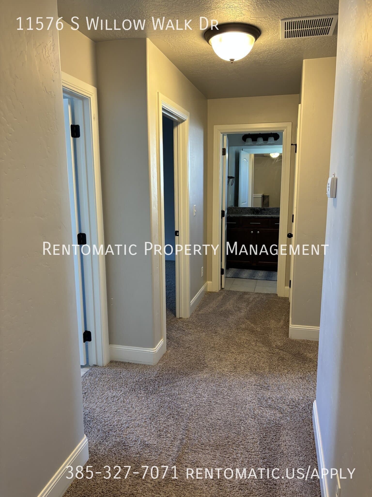 South Jordan House: 11576 S Willow Walk Dr