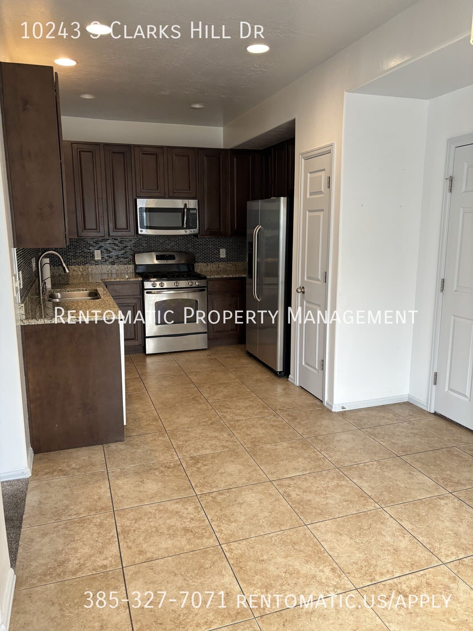 South Jordan House: 10243 S Clarks Hill Dr
