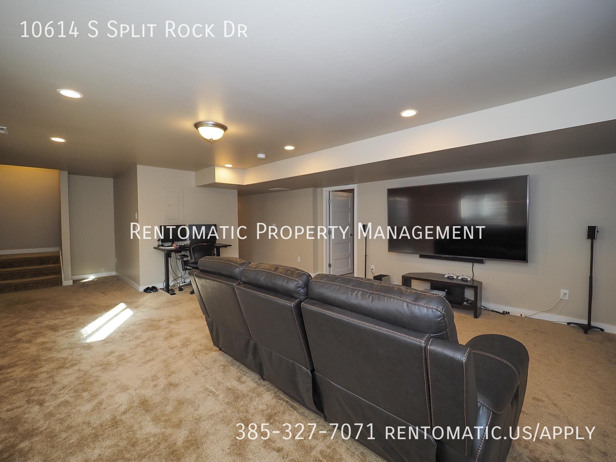 South Jordan House: 10614 S Split Rock Dr