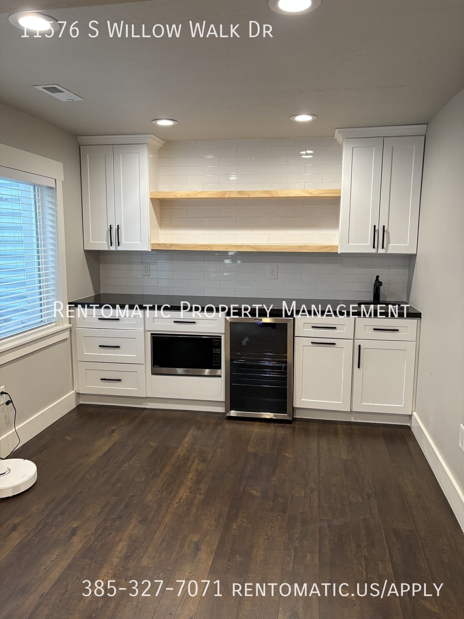 South Jordan House: 11576 S Willow Walk Dr