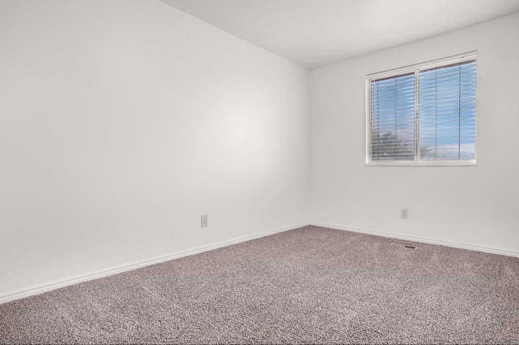 Sandy Townhome: 8612 S 1240 E