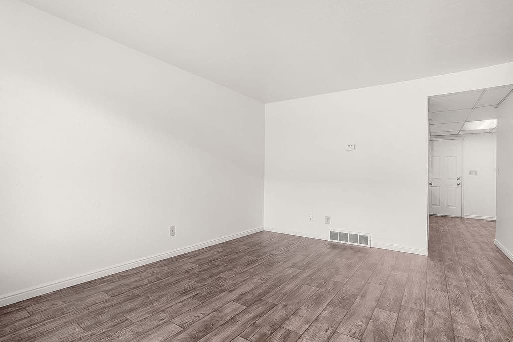 Sandy Townhome: 8612 S 1240 E