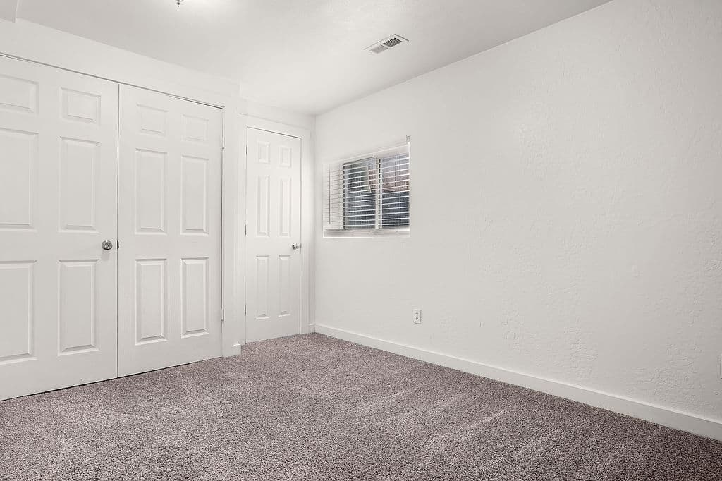 Sandy Townhome: 8612 S 1240 E