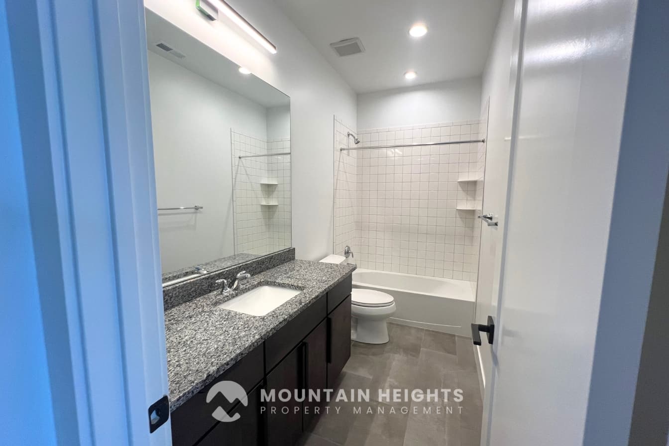 Lehi House: 5522 N Fox Canyon Rd