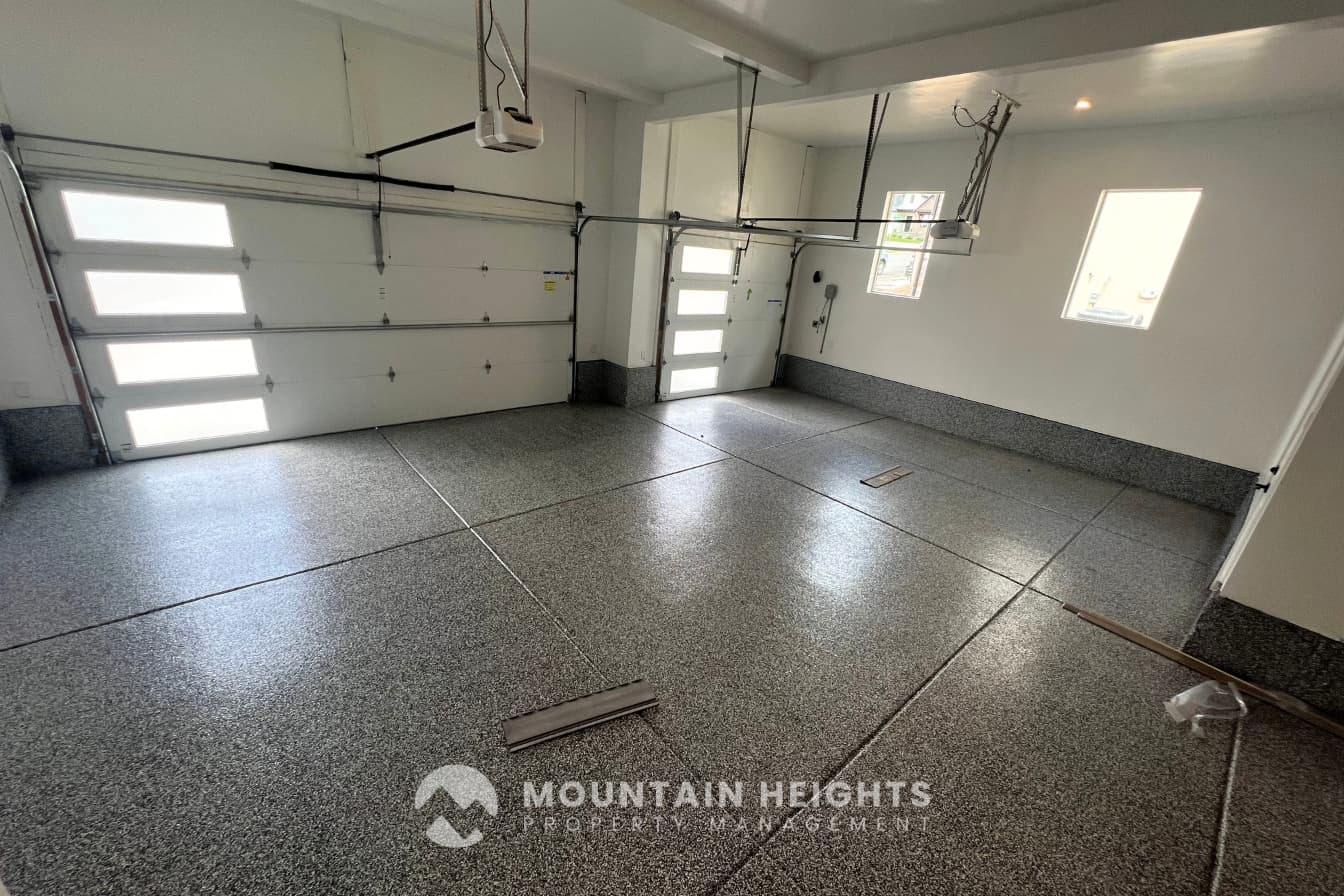 Lehi House: 5522 N Fox Canyon Rd