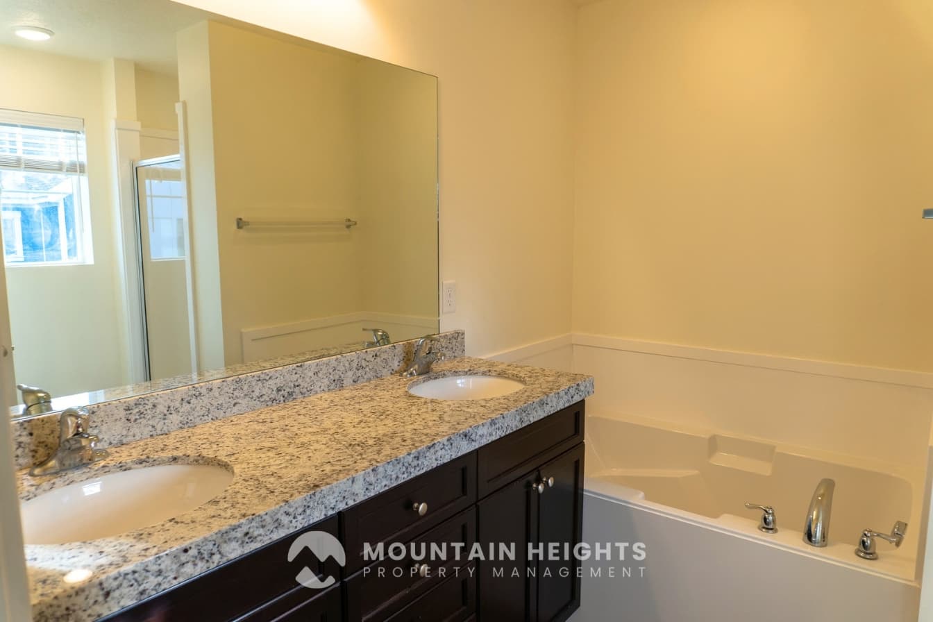 Sandy House: 9287 S Fordham Ct