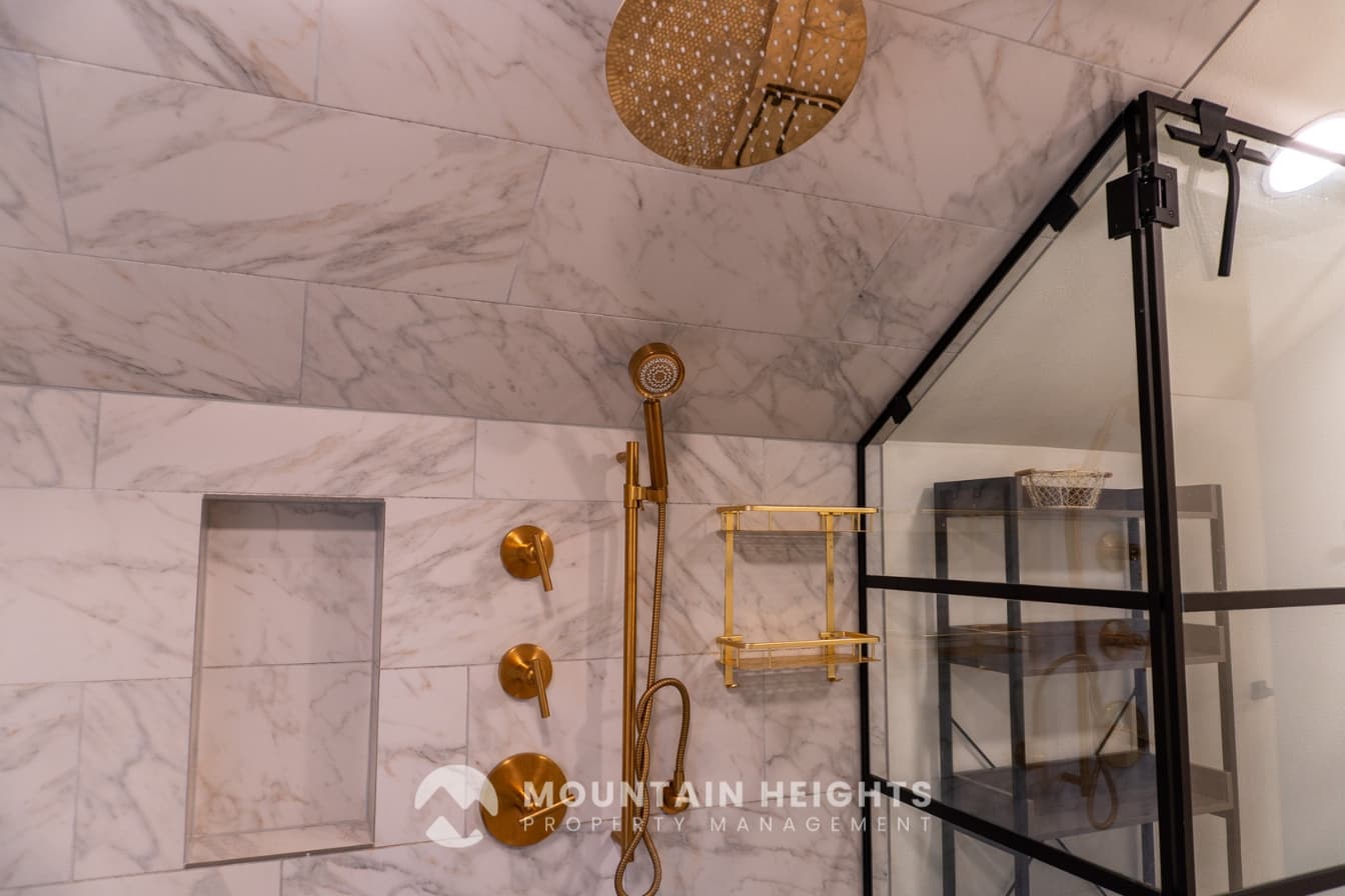 Salt Lake City House: 3516 E Summer Oaks Cir