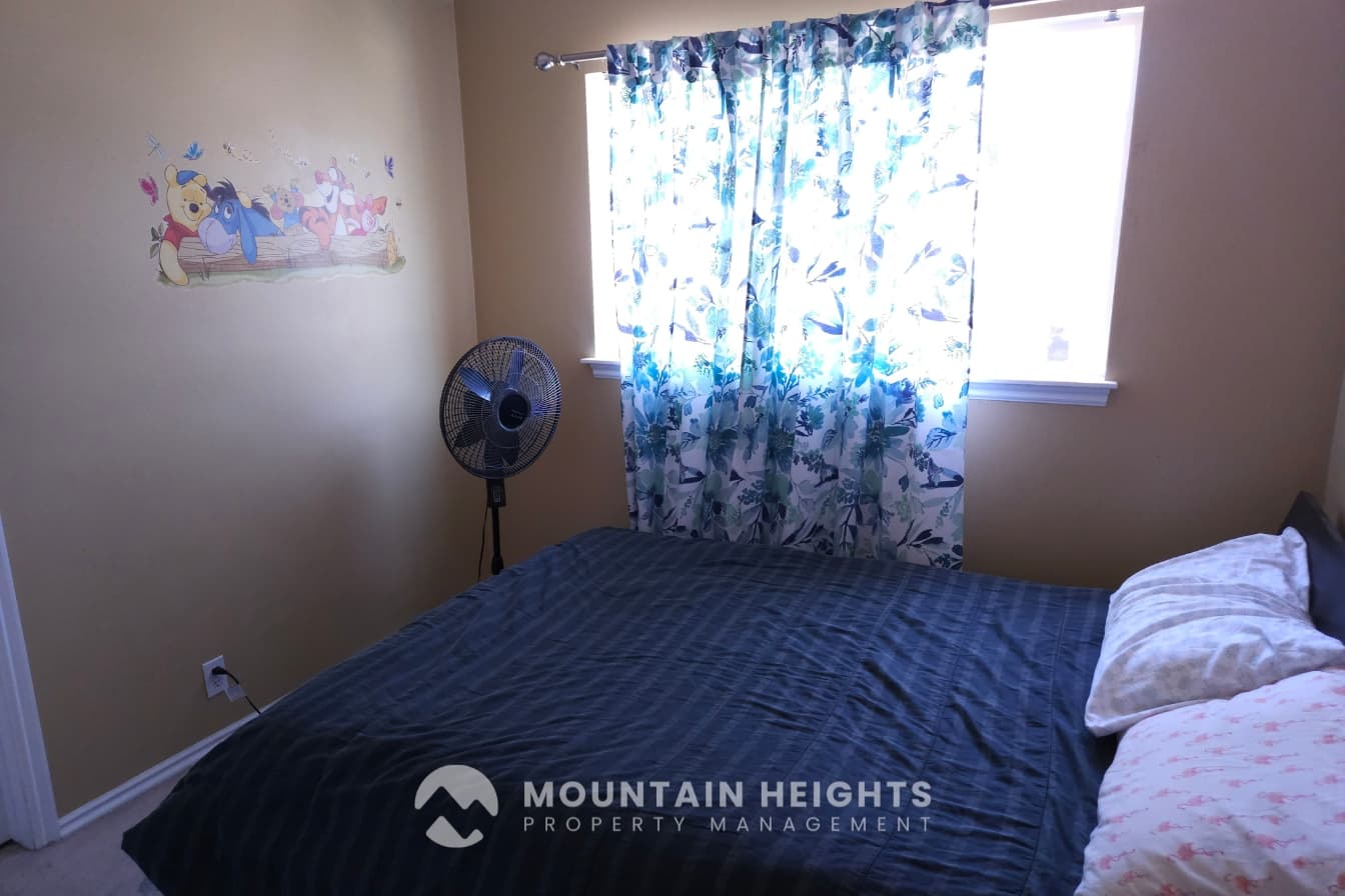 Salt Lake City House: 2096 E Rainbow Point Dr