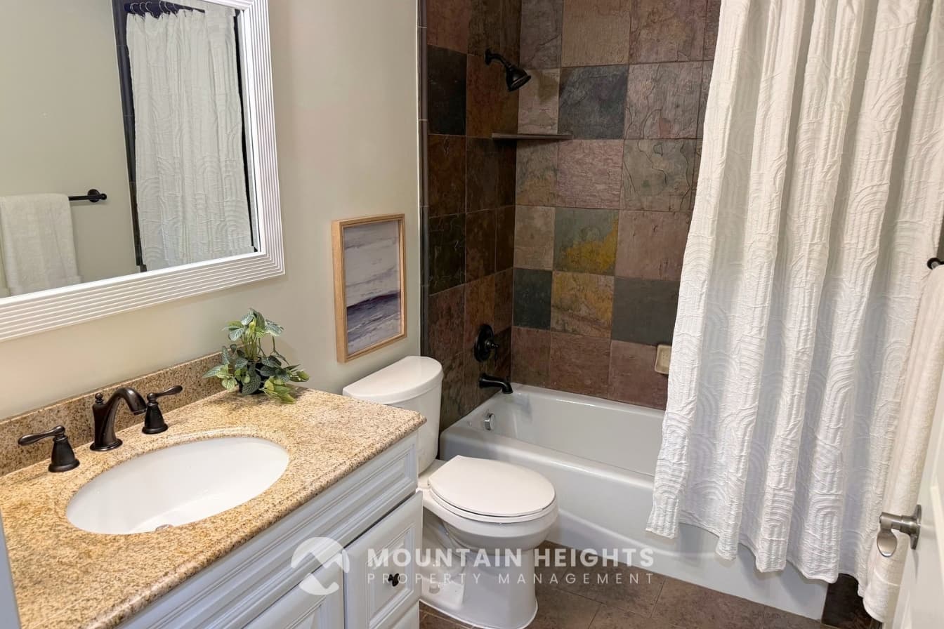 Riverton House: 3987 W Red Tail Dr