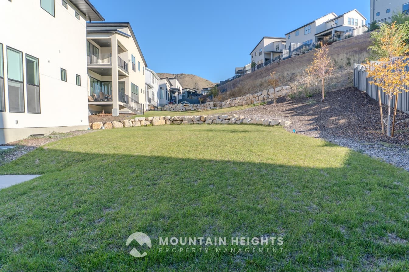 Lehi House: 5522 N Fox Canyon Rd