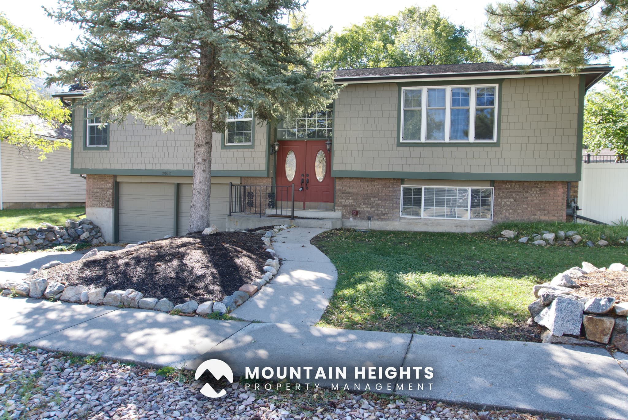 Sandy House: 3462 E Greenhills Dr