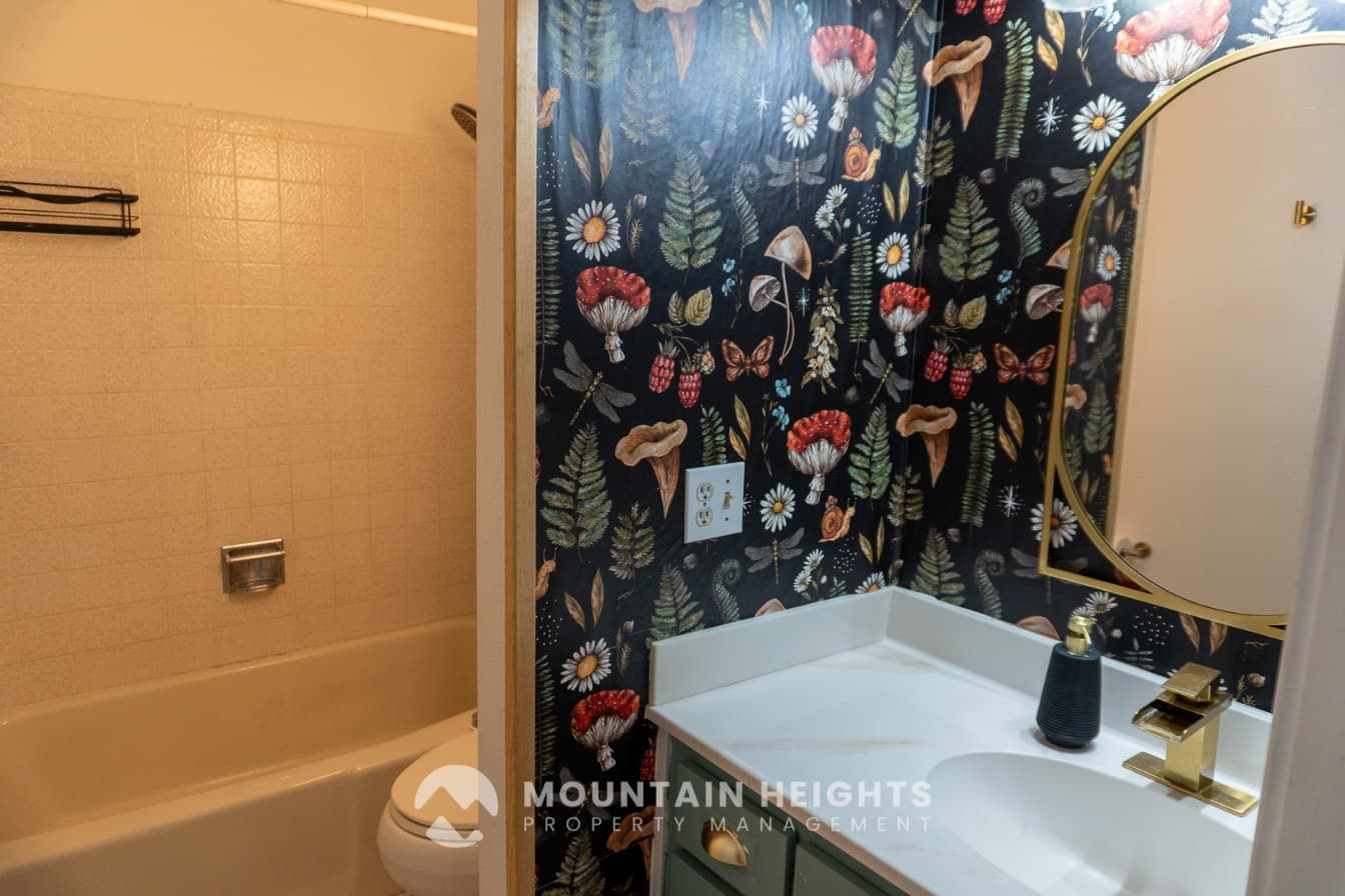Salt Lake City House: 3516 E Summer Oaks Cir