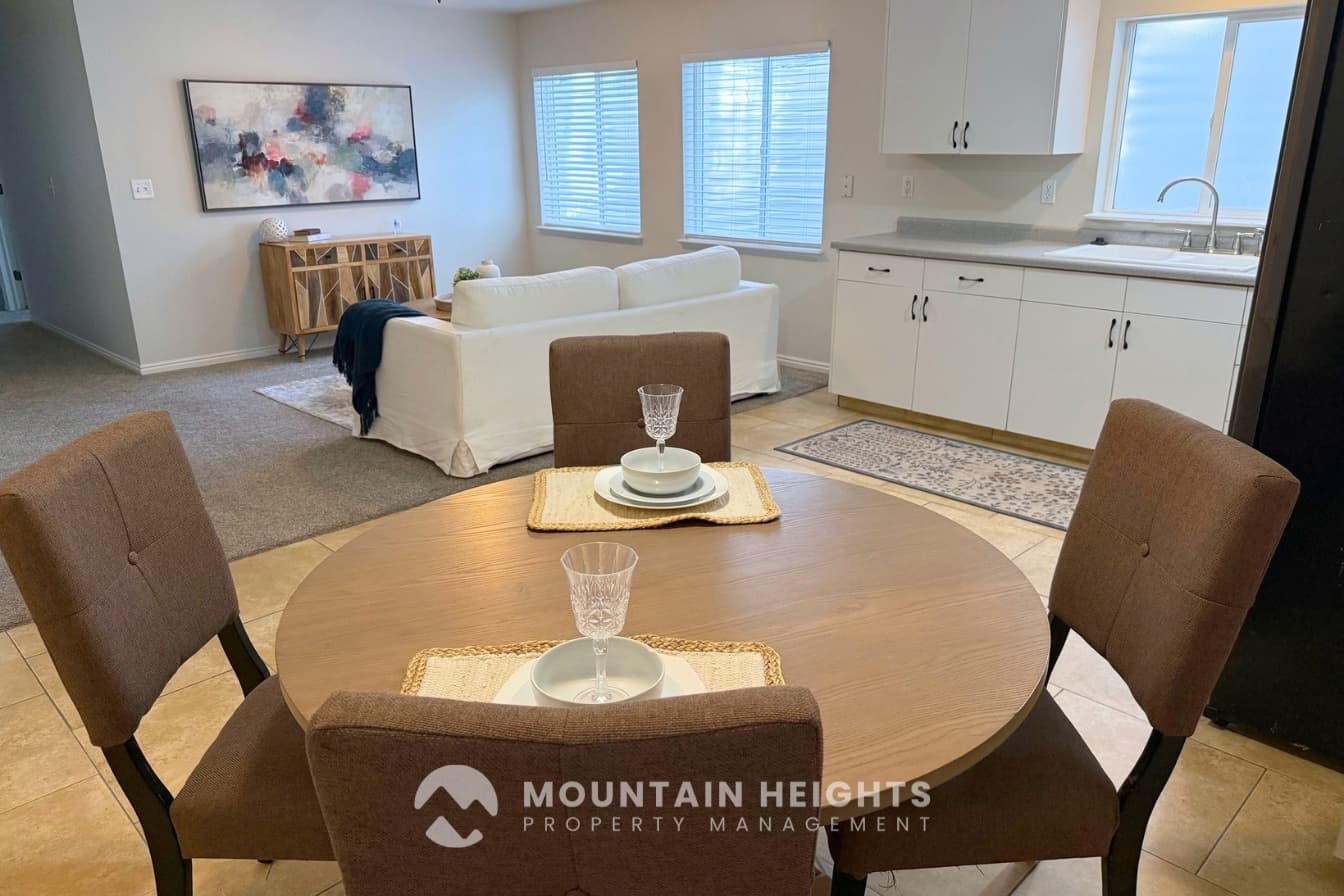 Riverton House: 3987 W Red Tail Dr
