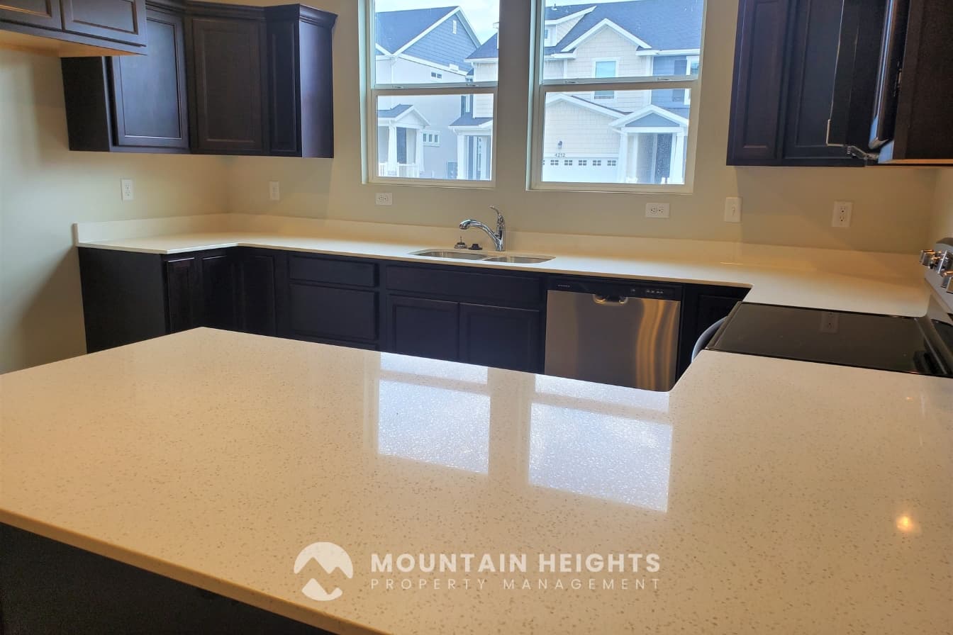 Lehi Townhome: 4203 W 1960 N