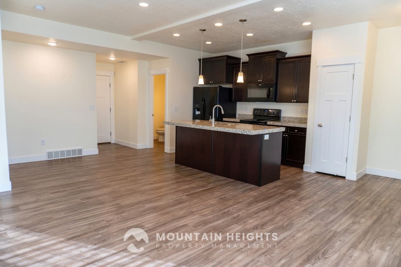 Sandy House: 9287 S Fordham Ct