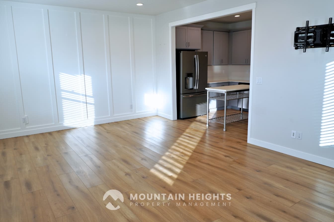 South Jordan Townhome: 11329 S Prosperity Rd