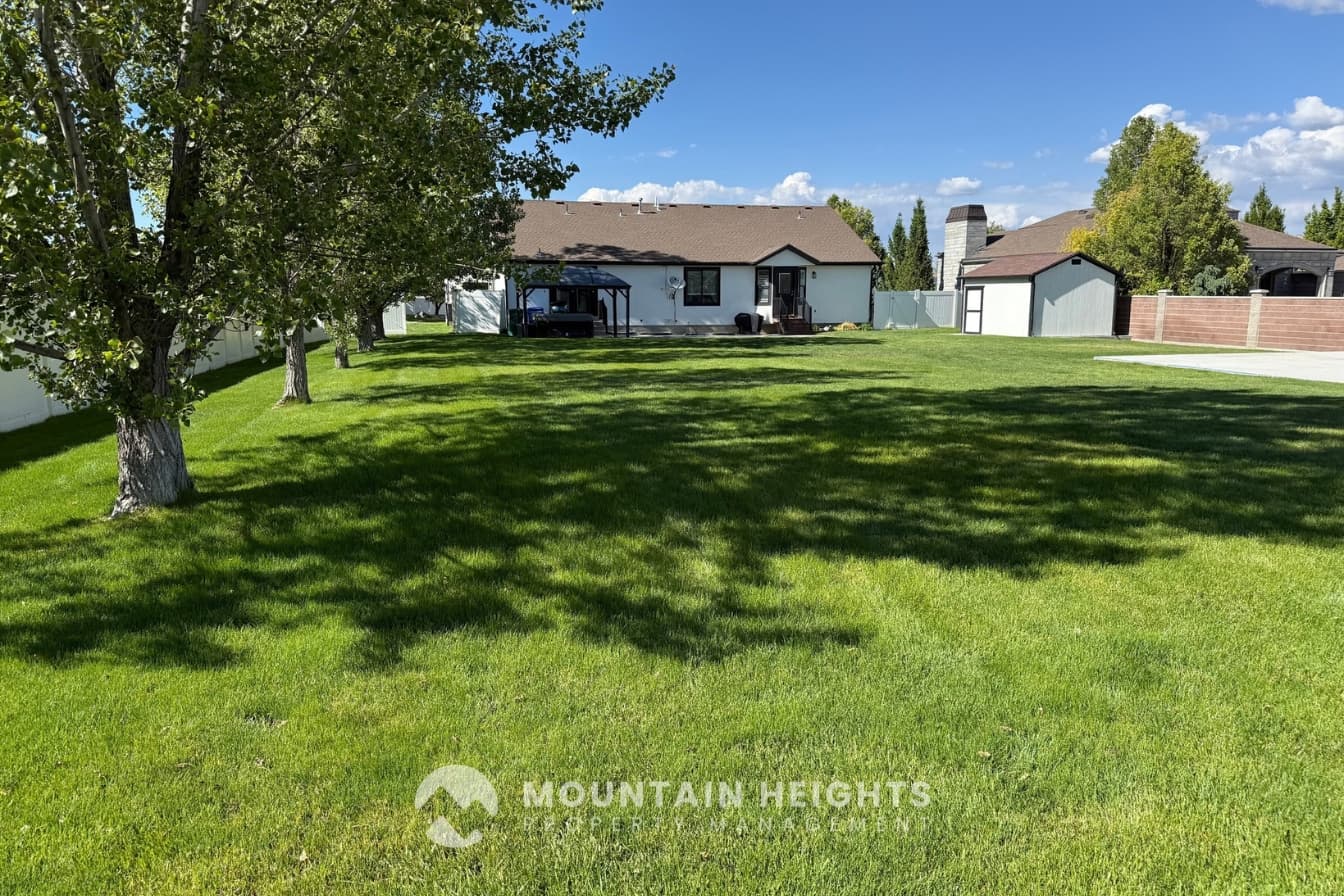 Riverton House: 3987 W Red Tail Dr