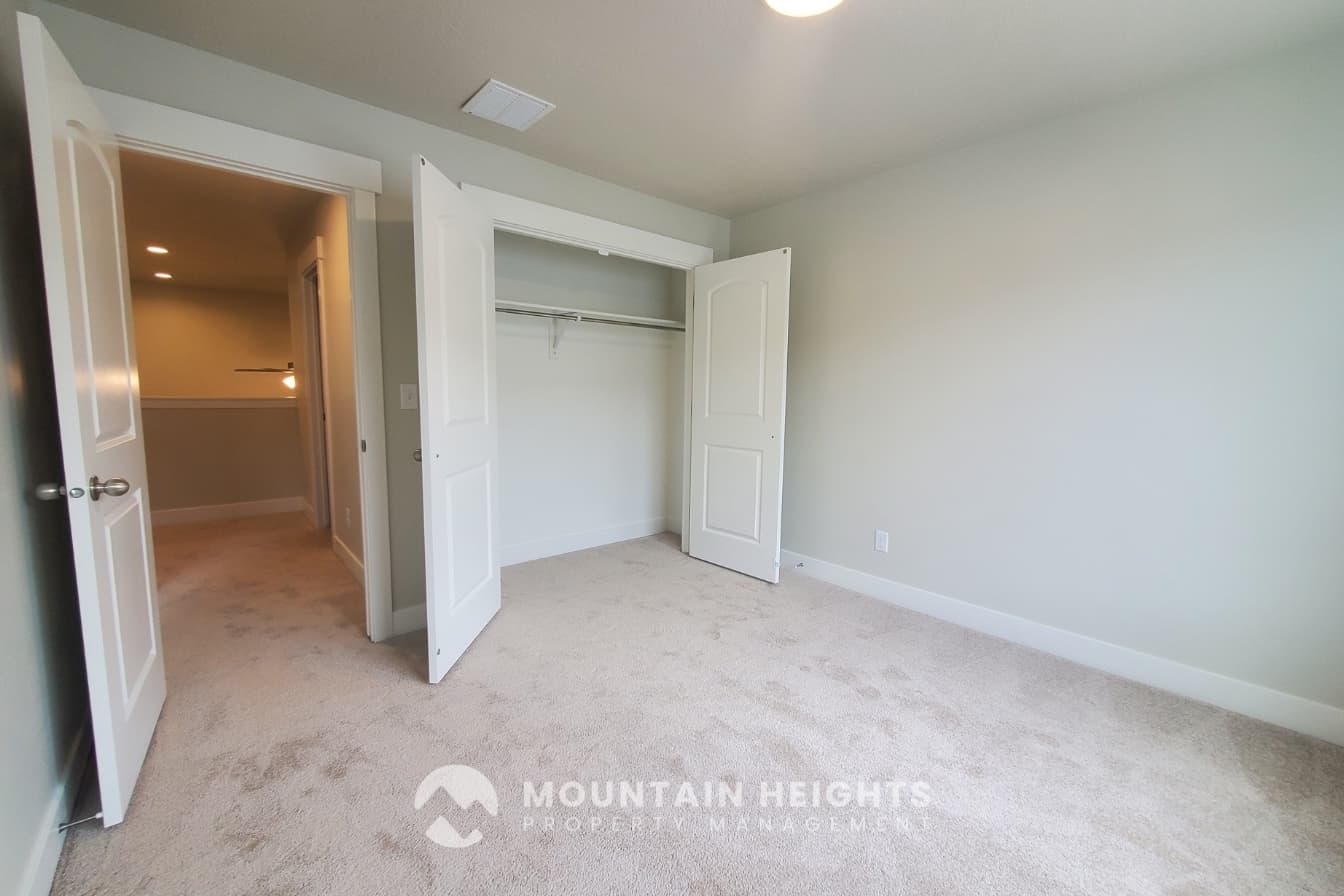 Lehi Townhome: 4203 W 1960 N