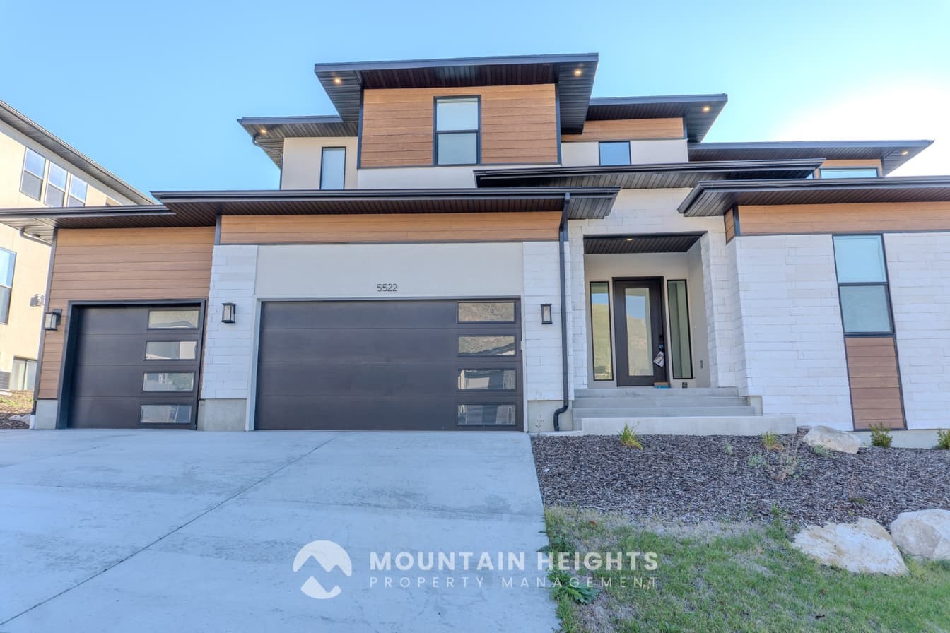 Lehi House: 5522 N Fox Canyon Rd