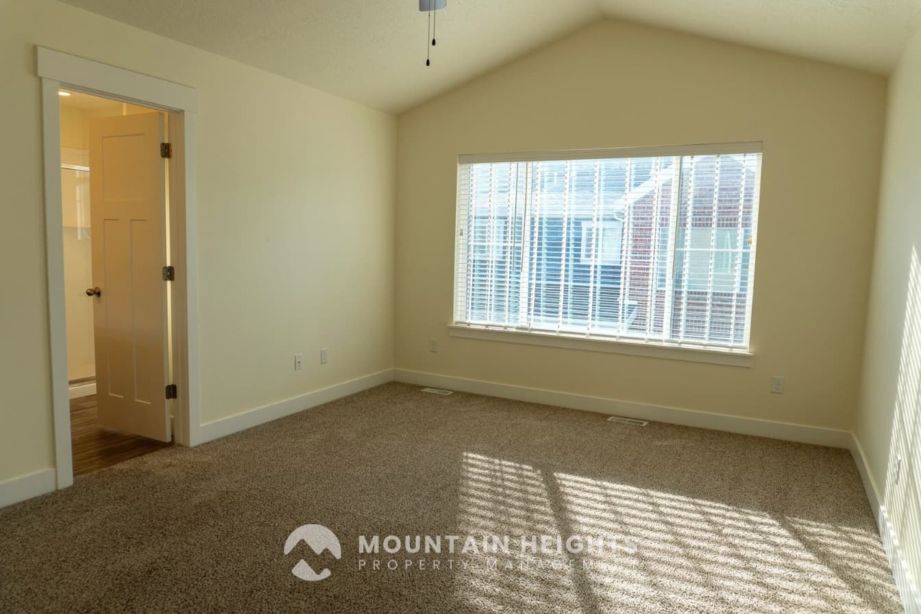 Sandy House: 9287 S Fordham Ct