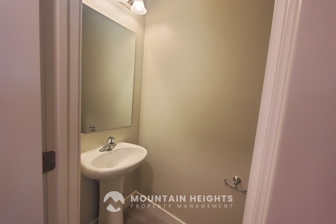 Lehi Townhome: 4203 W 1960 N