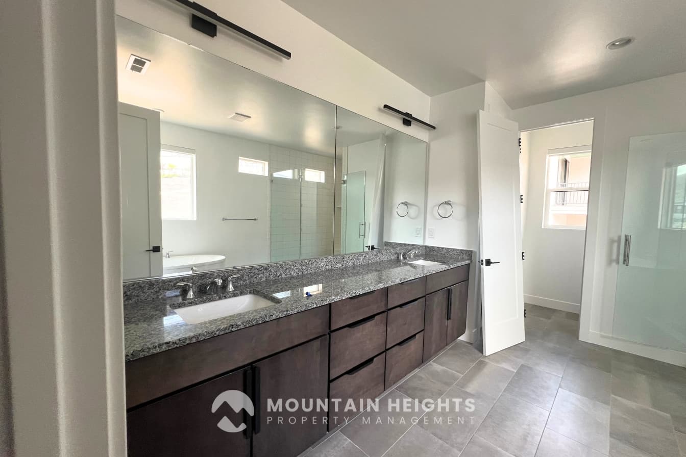 Lehi House: 5522 N Fox Canyon Rd
