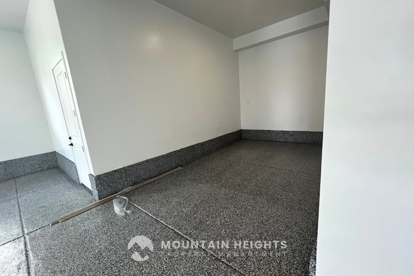 Lehi House: 5522 N Fox Canyon Rd