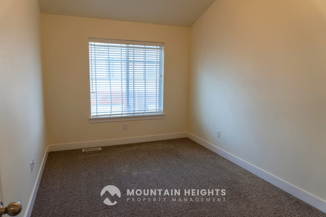 Sandy House: 9287 S Fordham Ct