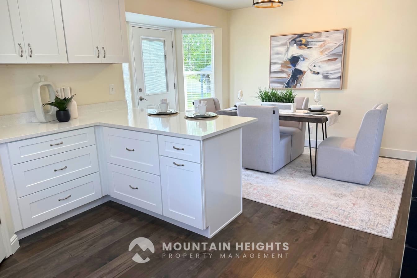 Riverton House: 3987 W Red Tail Dr
