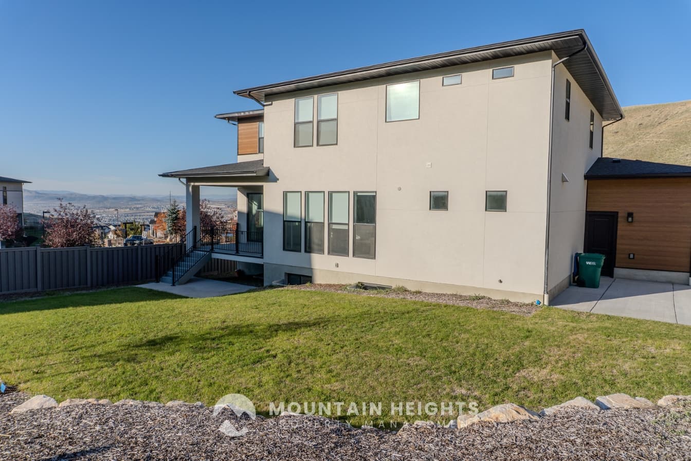 Lehi House: 5522 N Fox Canyon Rd