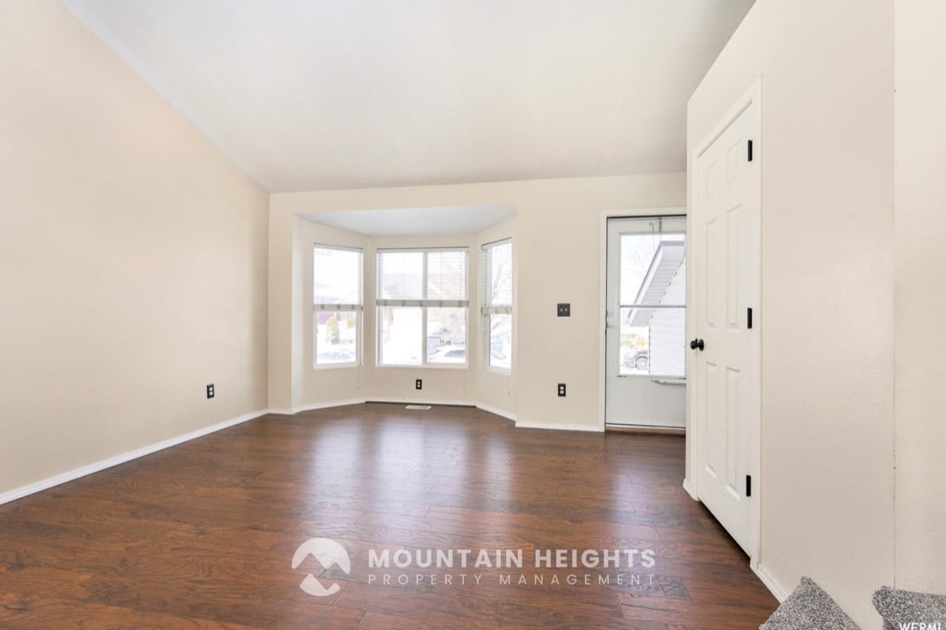 Salt Lake City House: 1953 W Black Angus Dr