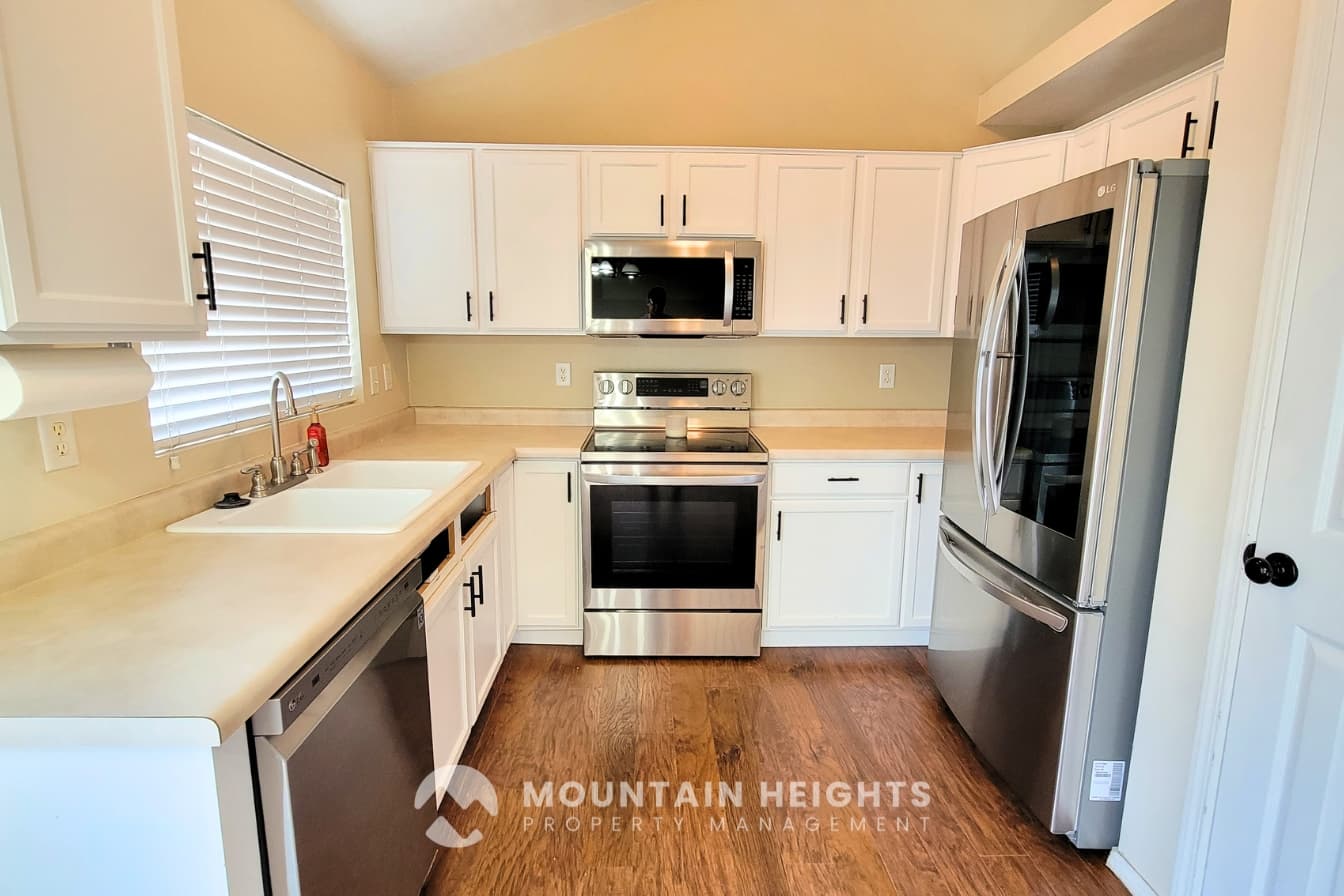 Salt Lake City House: 1953 W Black Angus Dr