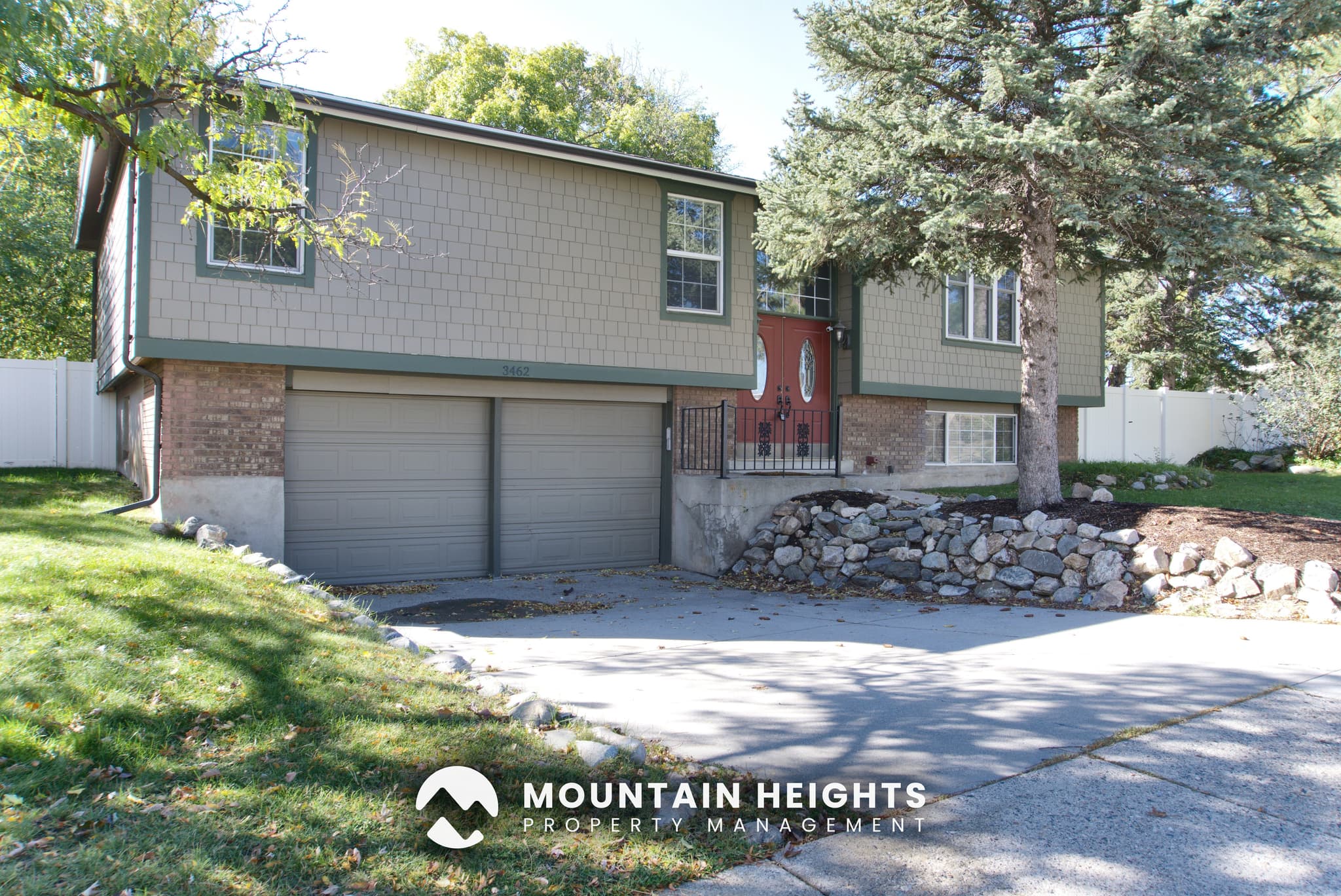 Sandy House: 3462 E Greenhills Dr