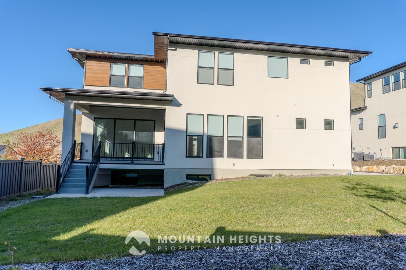 Lehi House: 5522 N Fox Canyon Rd