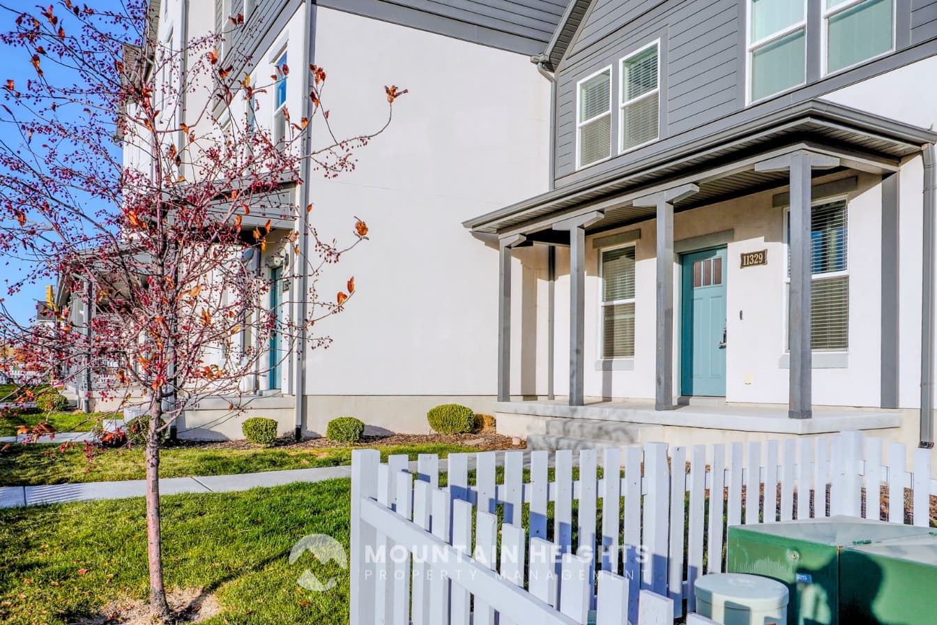 South Jordan Townhome: 11329 S Prosperity Rd