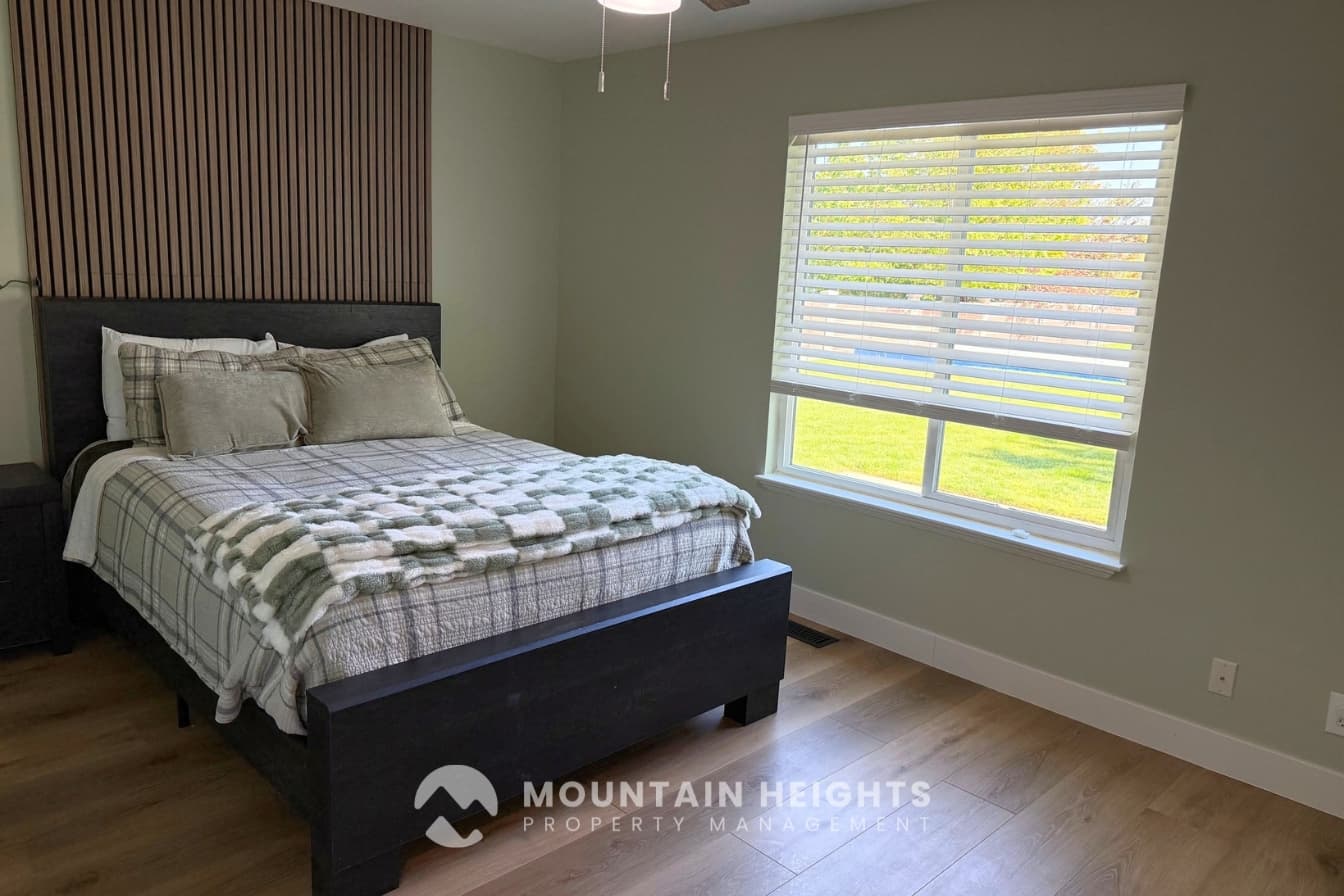 Riverton House: 3987 W Red Tail Dr