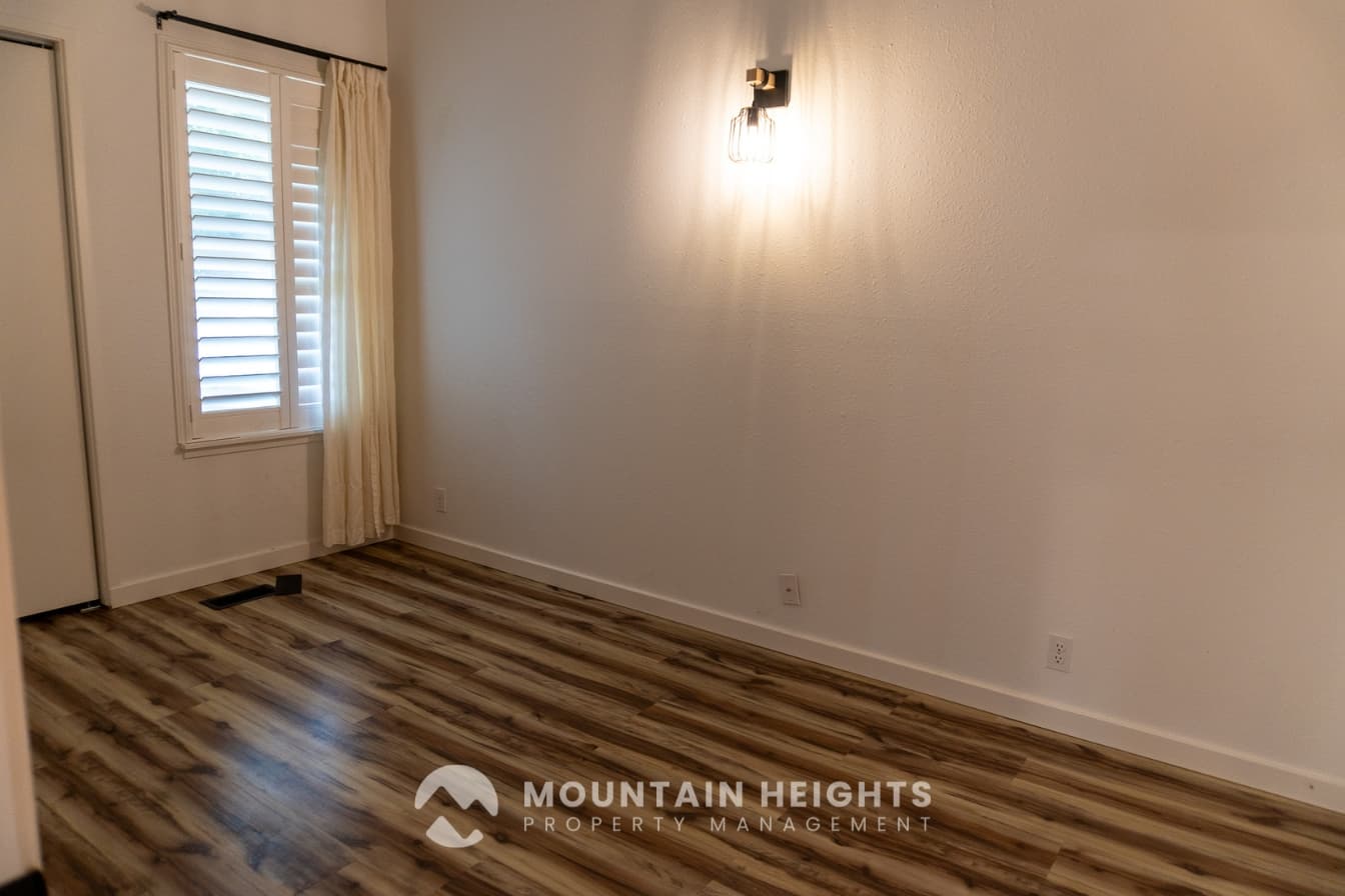Salt Lake City House: 3516 E Summer Oaks Cir