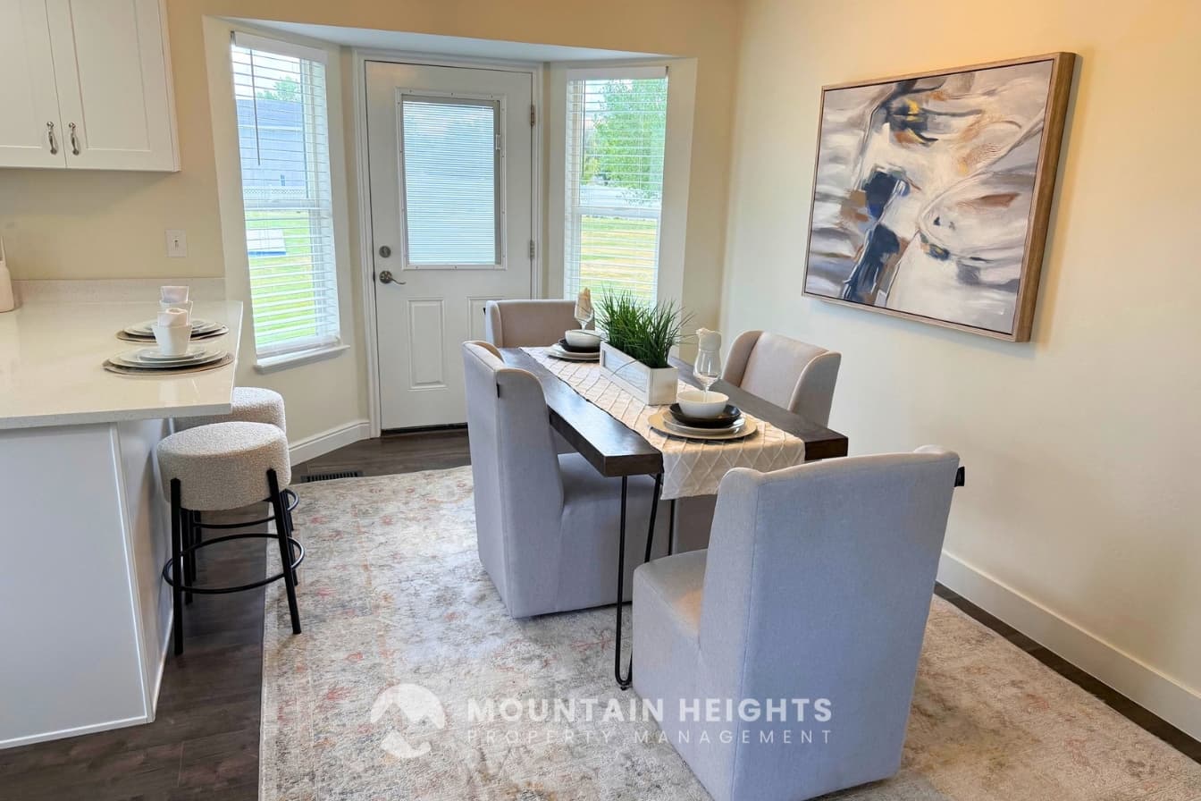 Riverton House: 3987 W Red Tail Dr