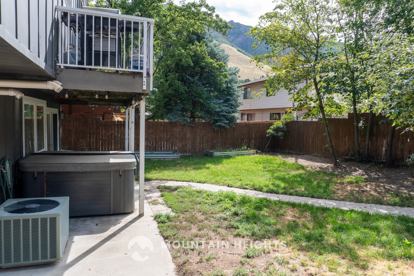 Salt Lake City House: 3516 E Summer Oaks Cir