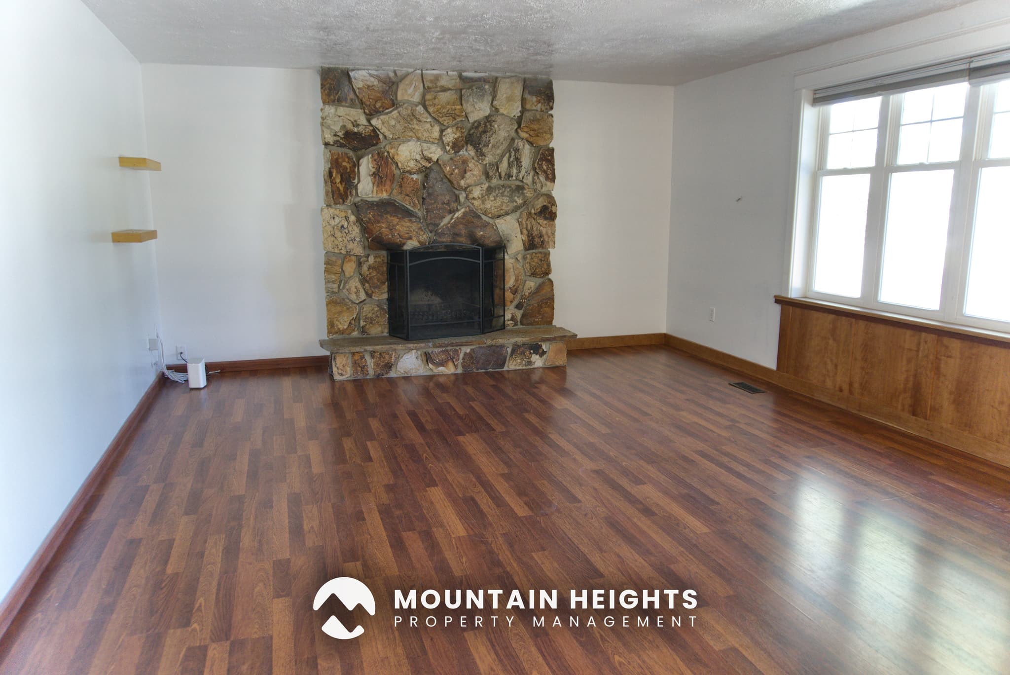 Sandy House: 3462 E Greenhills Dr