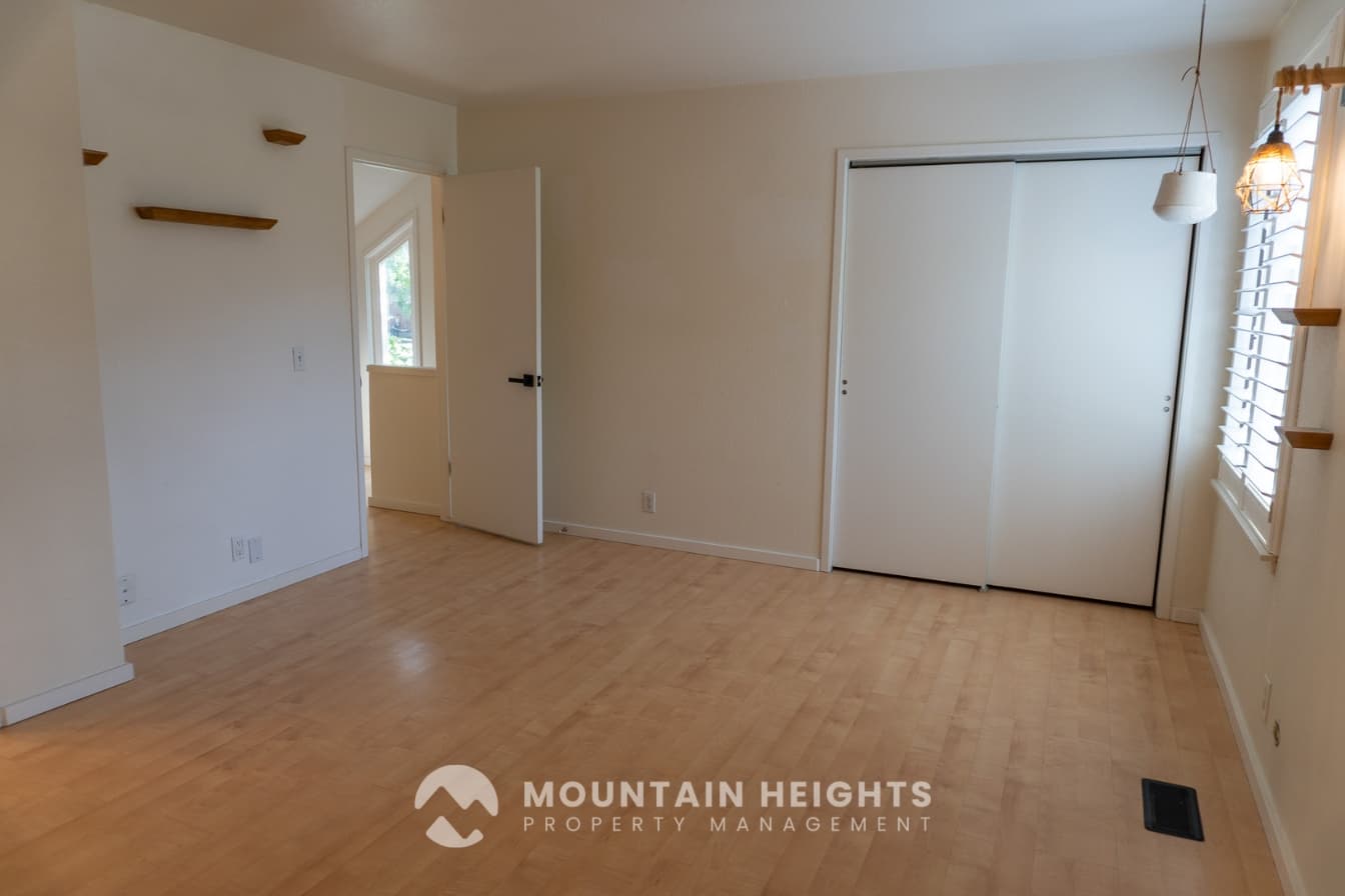 Salt Lake City House: 3516 E Summer Oaks Cir