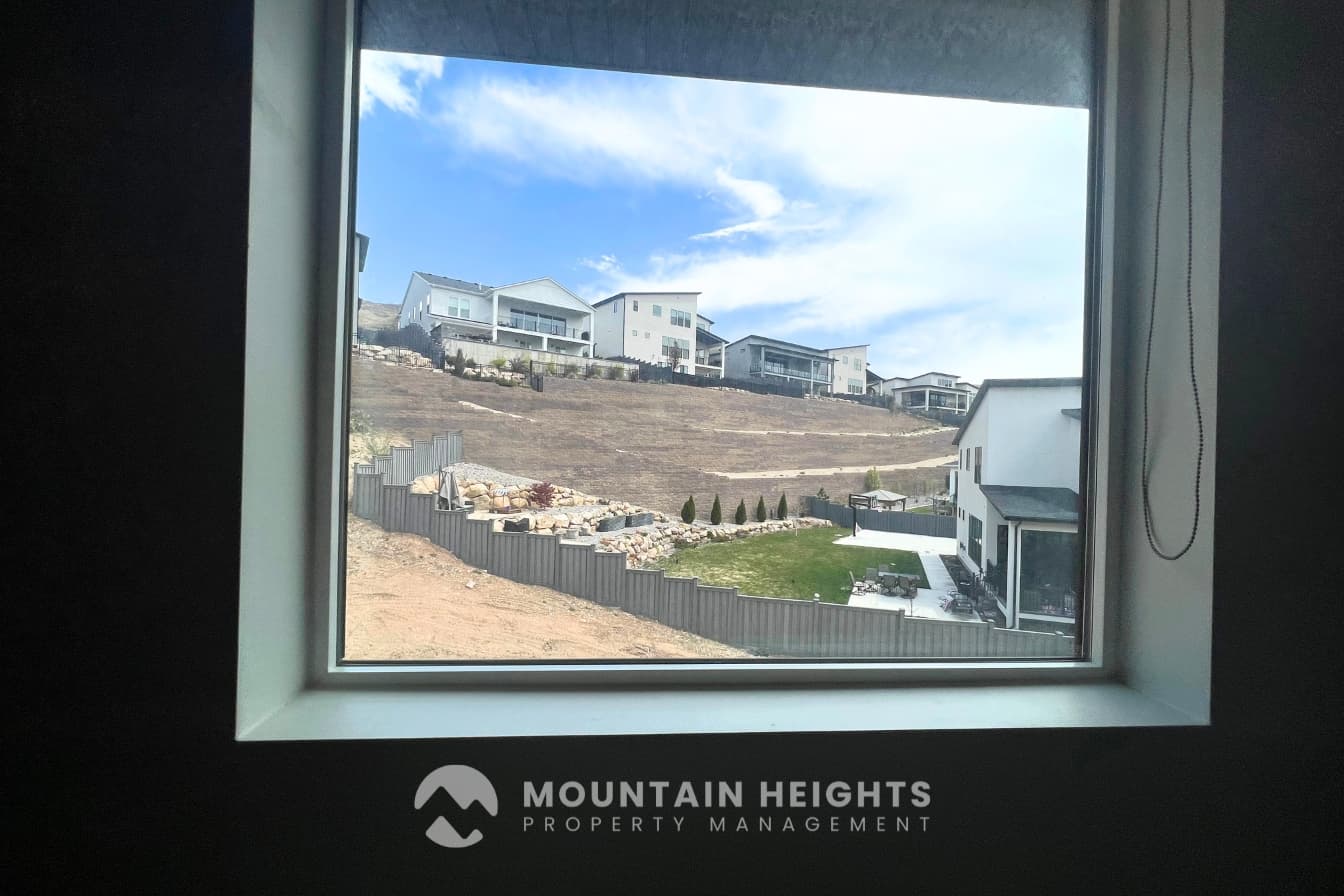 Lehi House: 5522 N Fox Canyon Rd